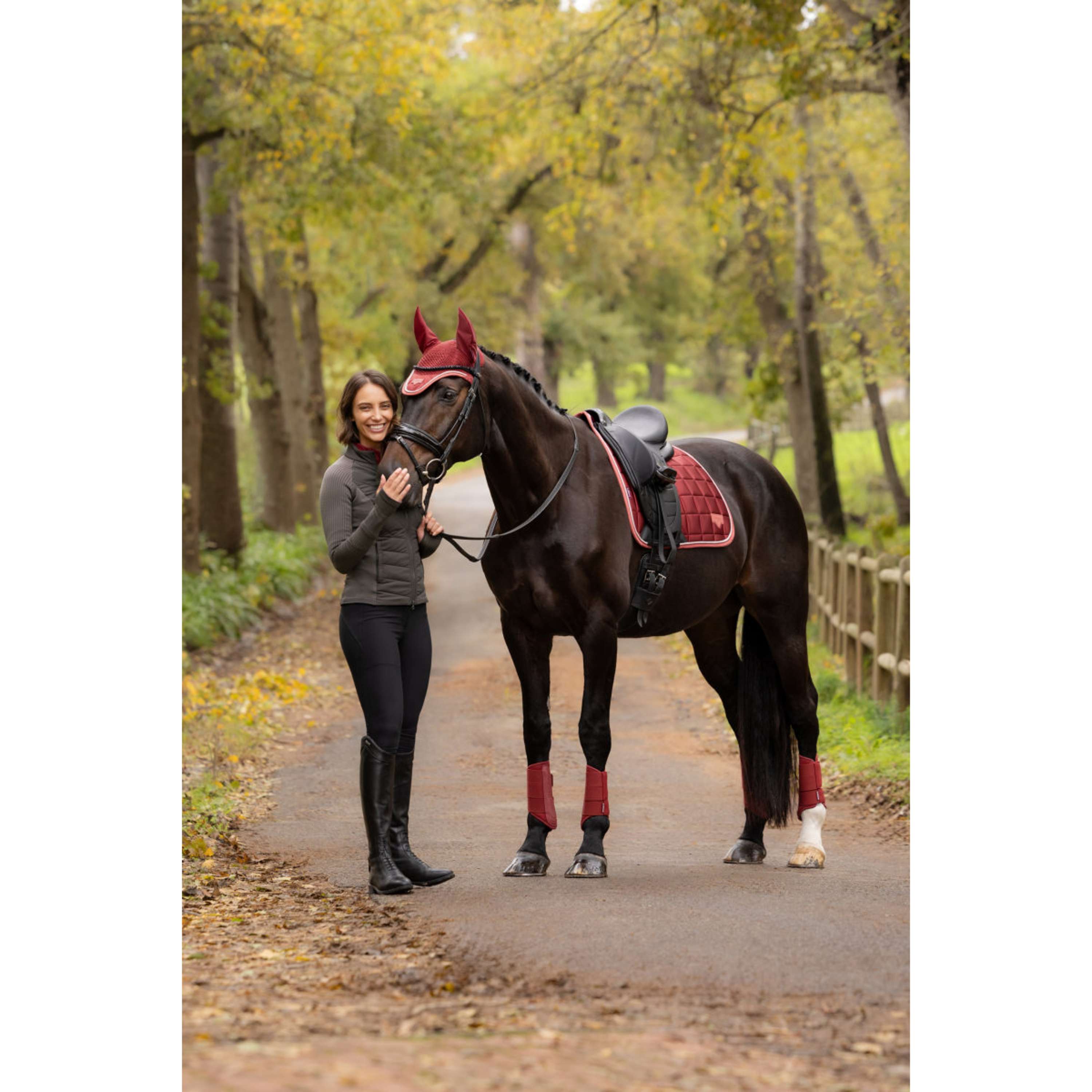 LeMieux Mantilla Loire Classic Square Doma Clásica Russet