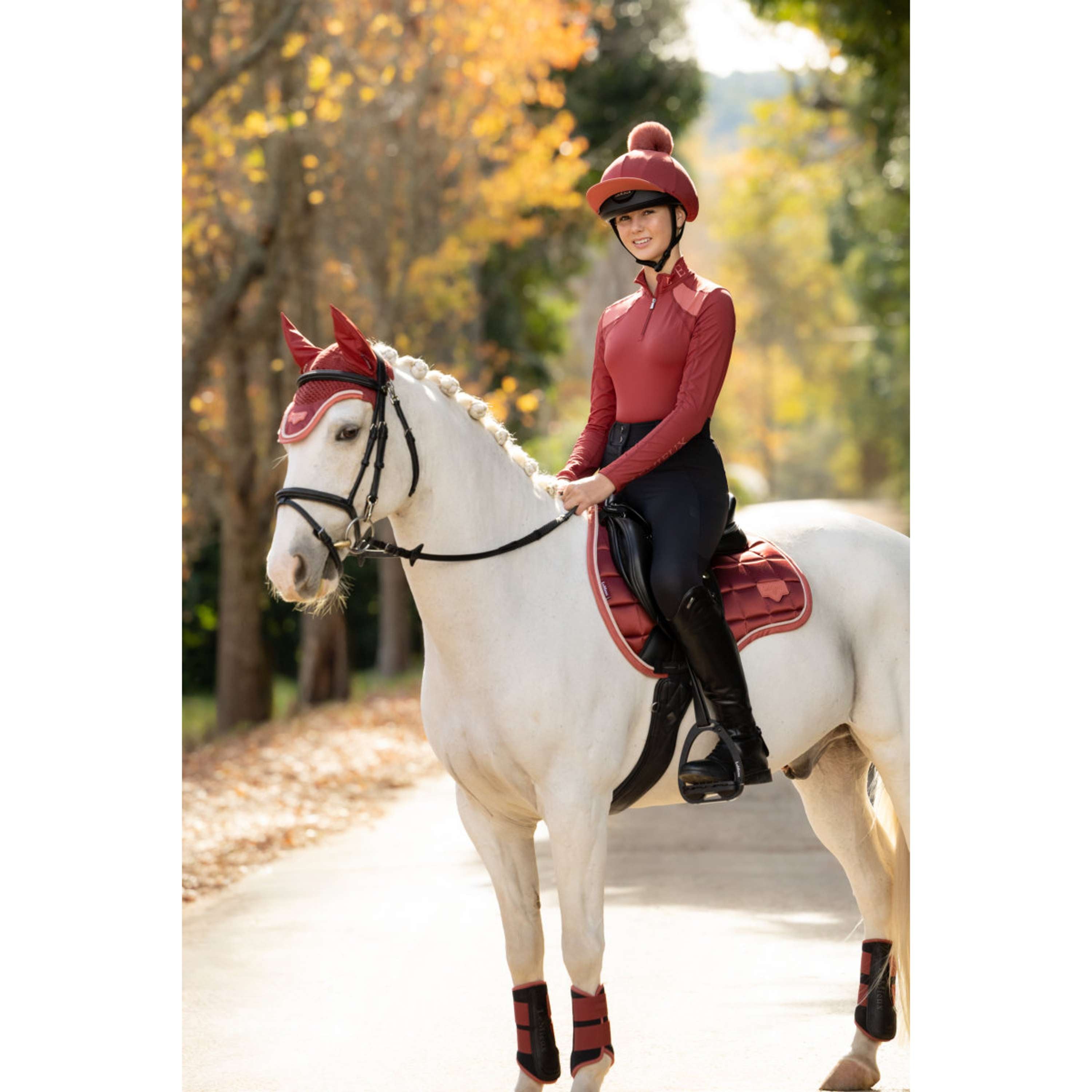 LeMieux Mantilla Loire Classic Square Versatilidad Russet