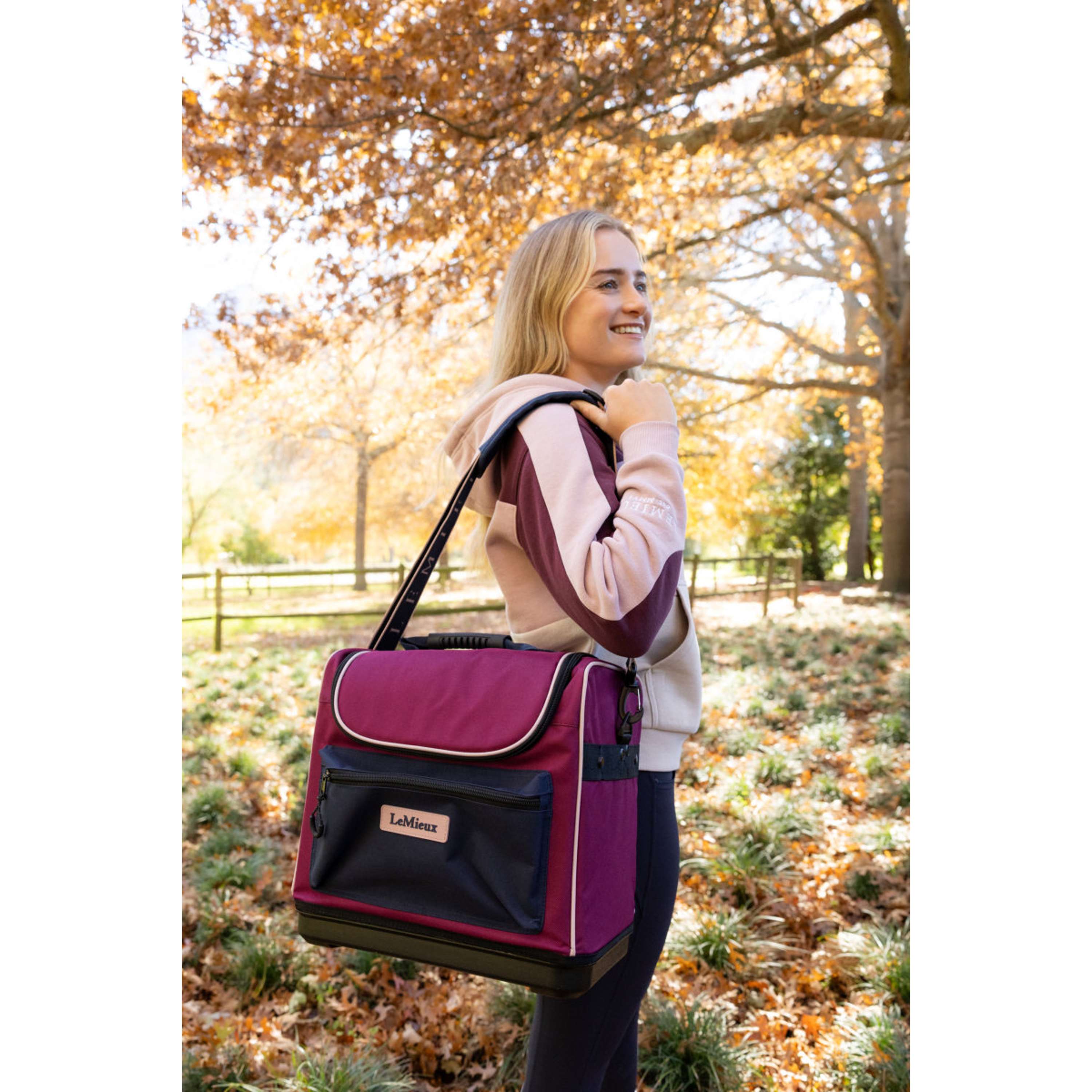 LeMieux Bolsa de Aseo apara Caballos Elite Pro AW26 Blackberry