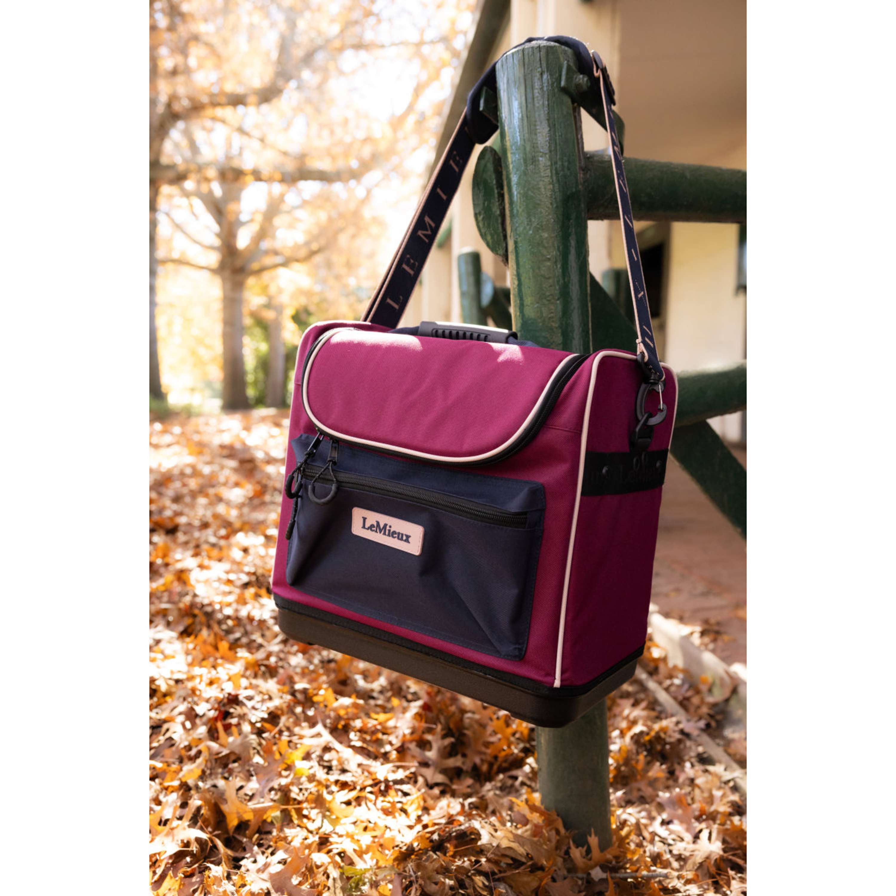 LeMieux Bolsa de Aseo apara Caballos Elite Pro AW26 Blackberry