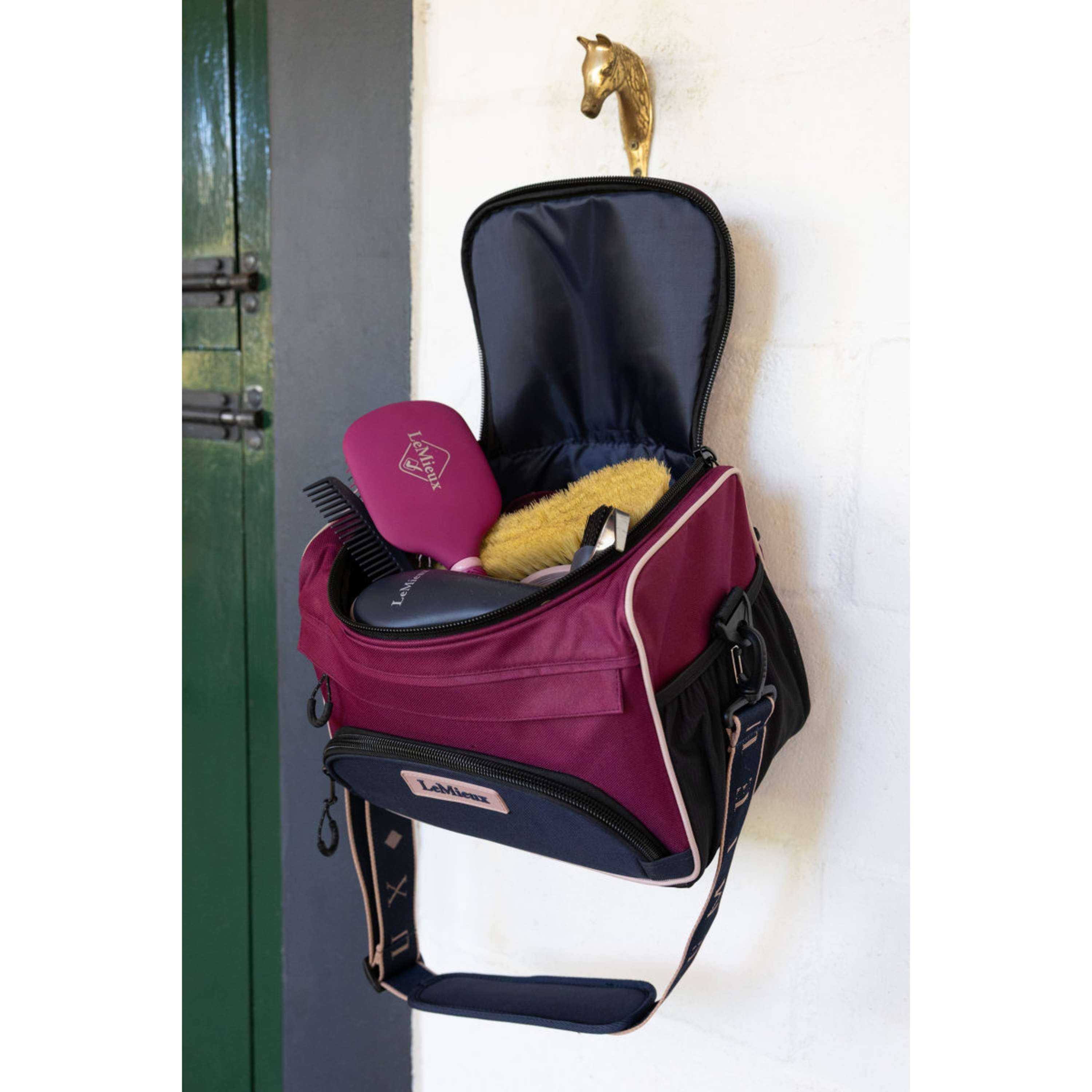 LeMieux Bolsa de Aseo apara Caballos ProKit Lite Blackberry