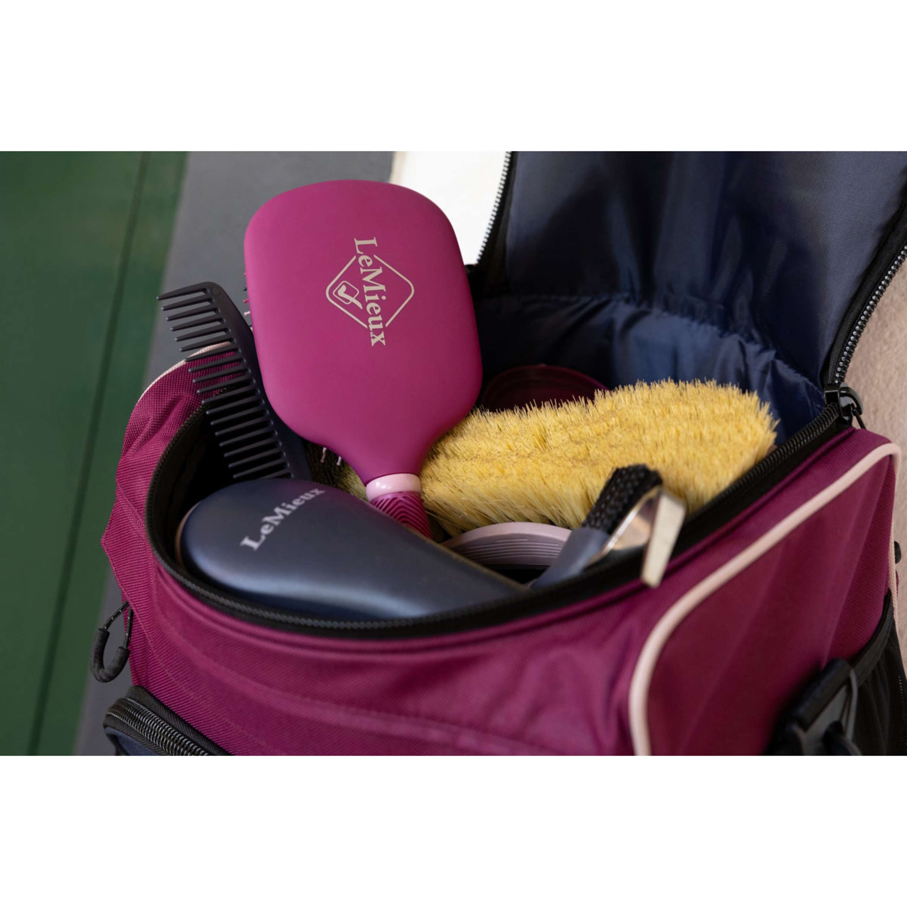 LeMieux Bolsa de Aseo apara Caballos ProKit Lite Blackberry
