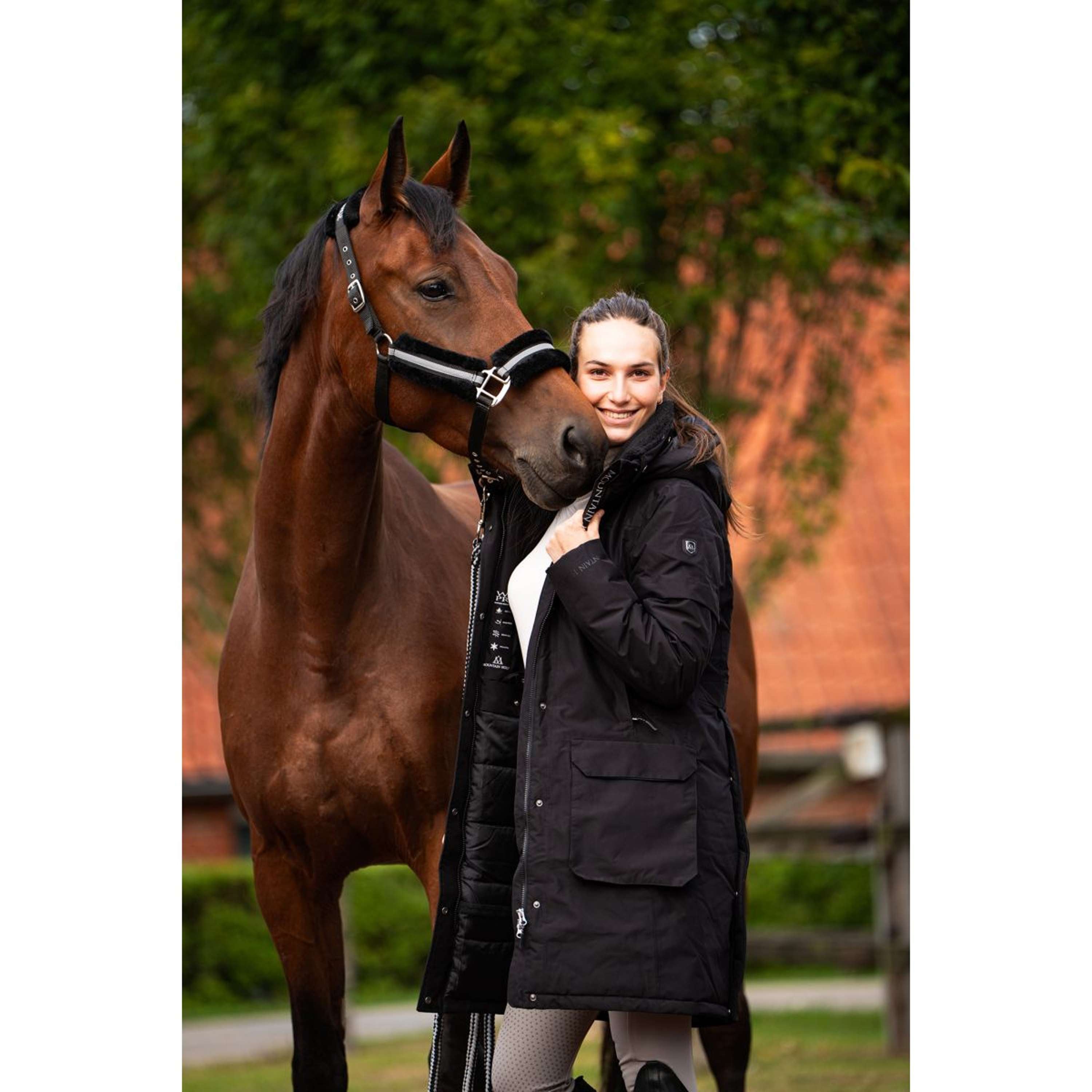 Mountain Horse Abrigo Largo Saga Onyx Black