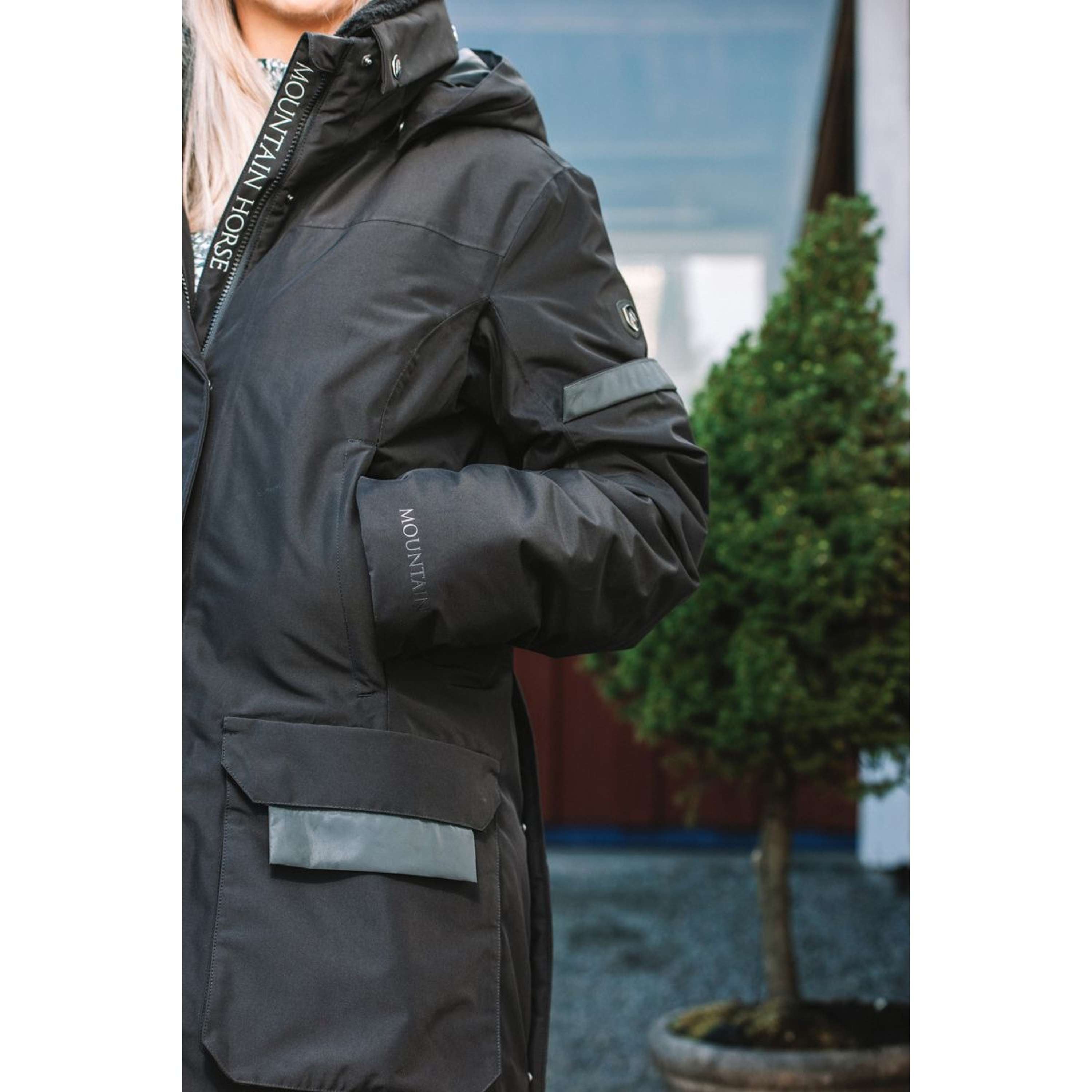Mountain Horse Abrigo Largo Saga Onyx Black