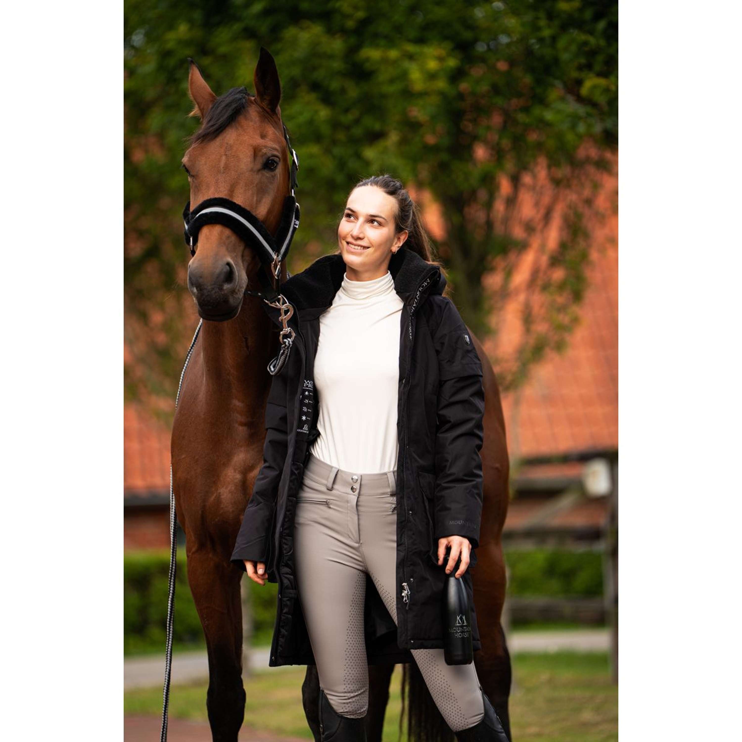 Mountain Horse Abrigo Largo Saga Onyx Black