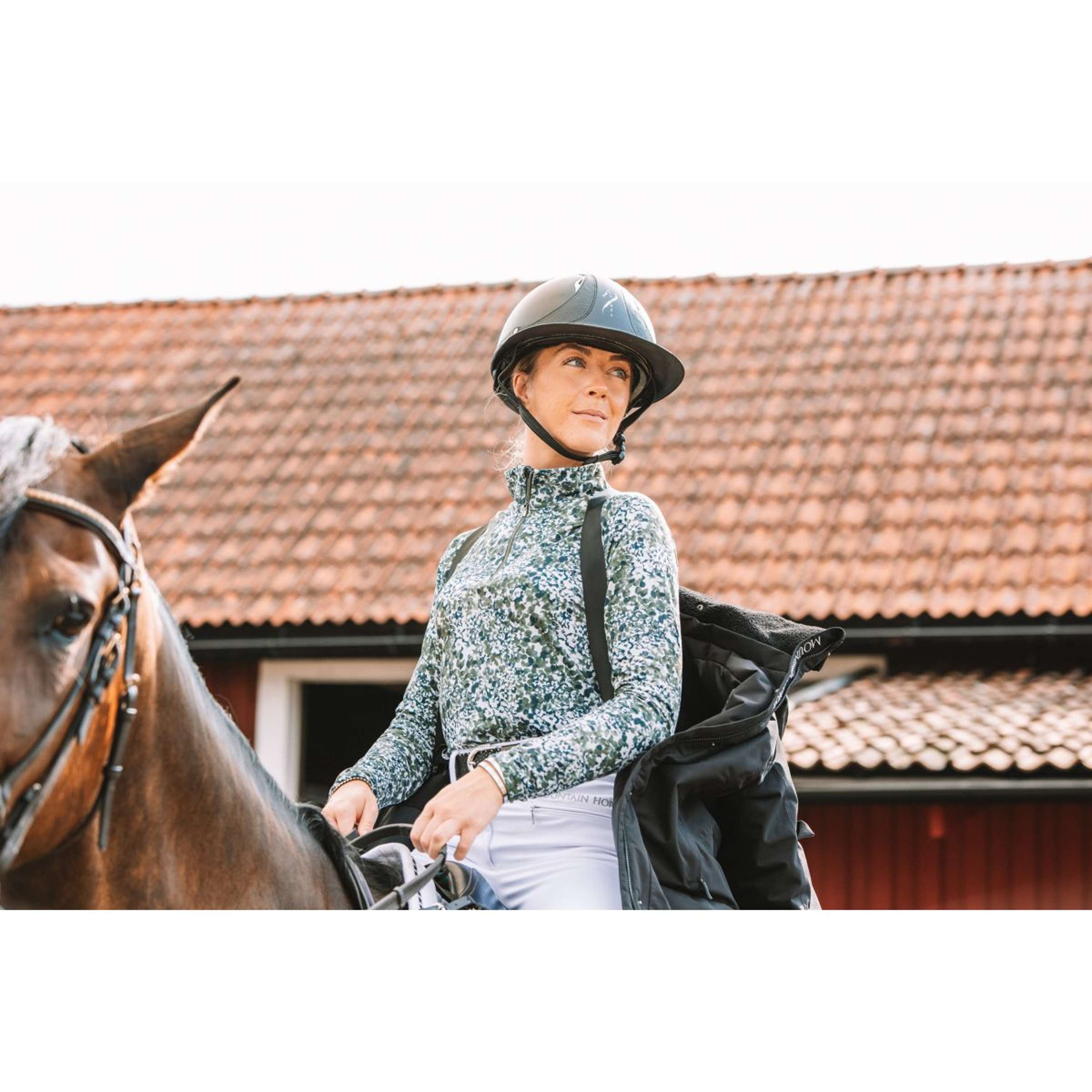 Mountain Horse Abrigo Largo Saga Onyx Black
