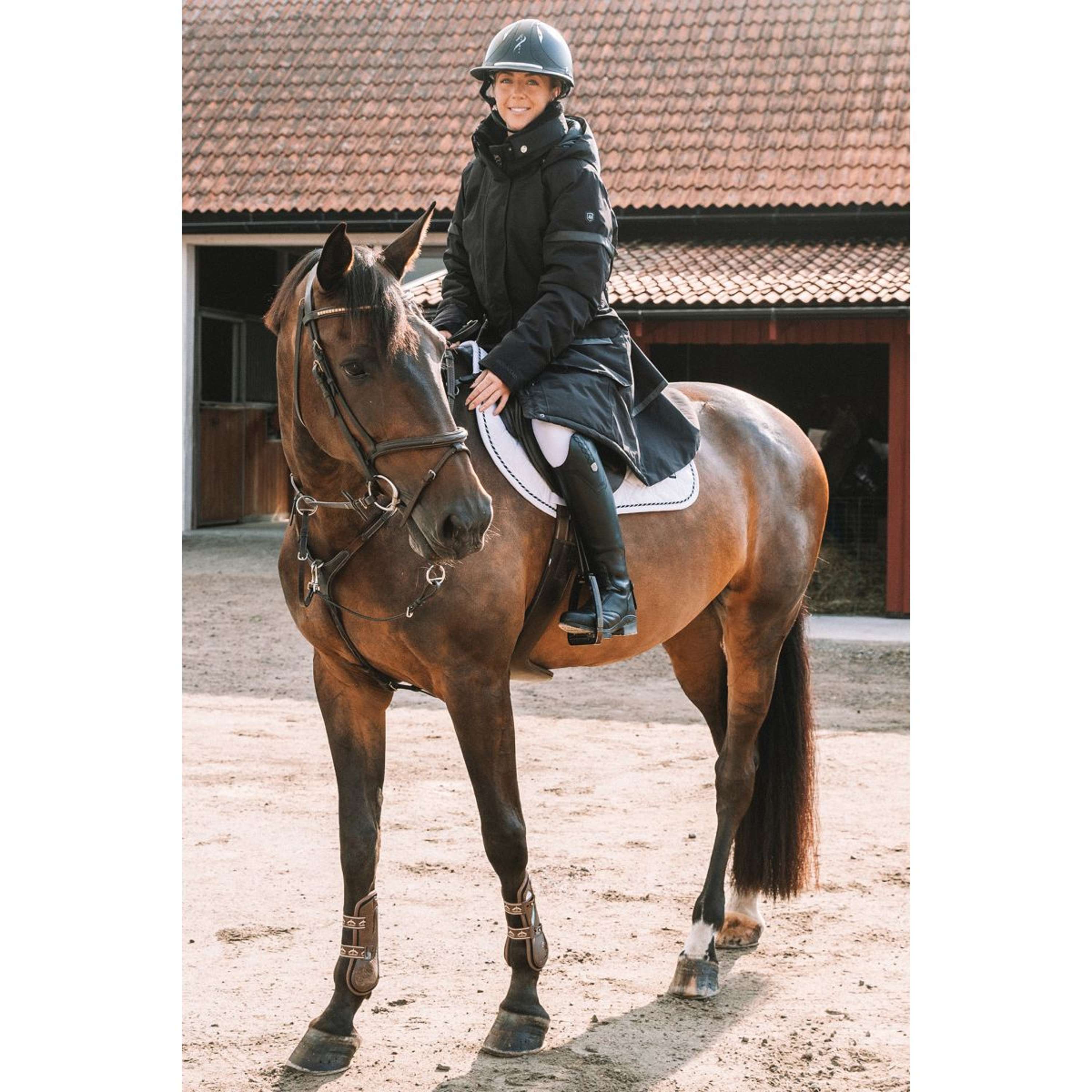 Mountain Horse Abrigo Largo Saga Onyx Black