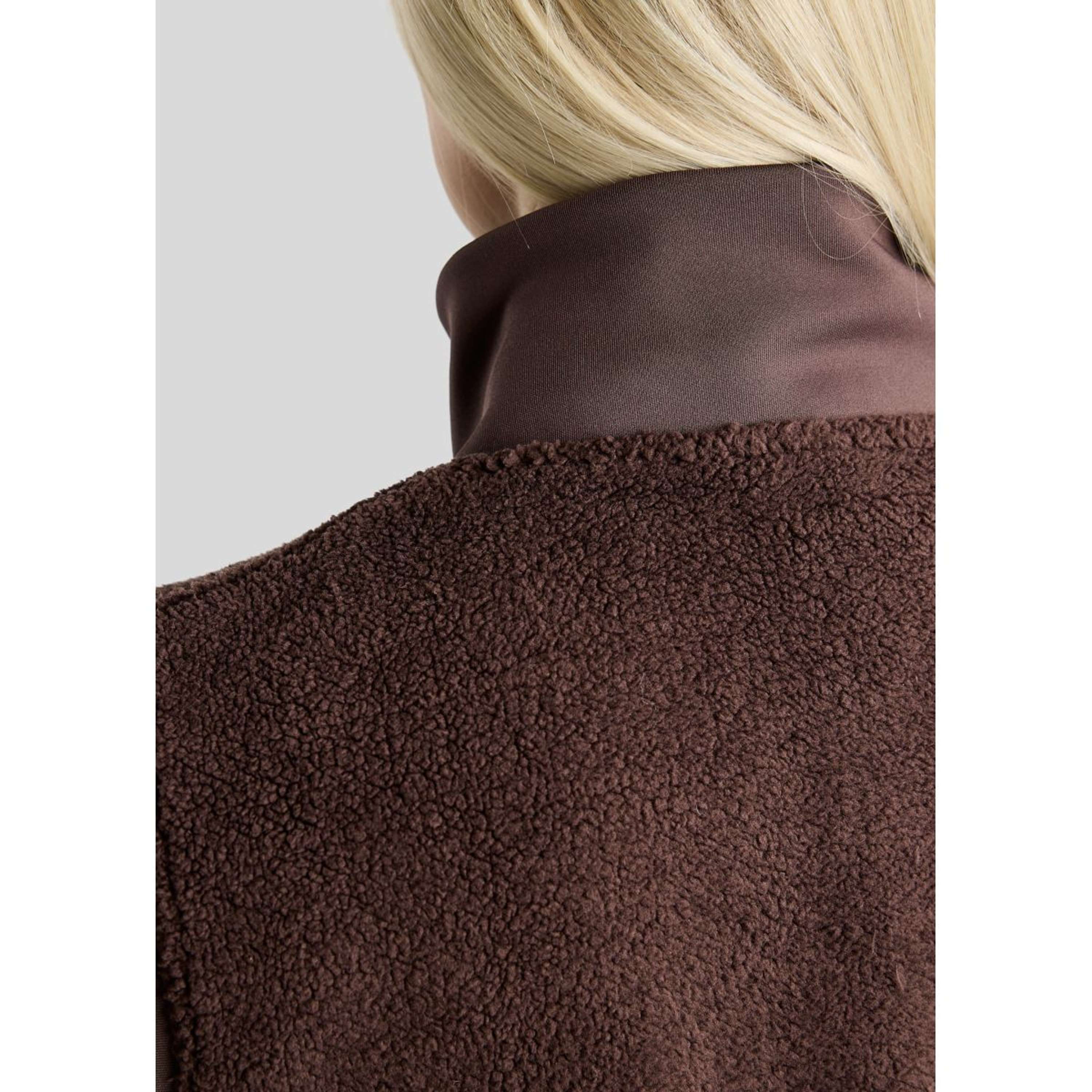 Montar Chaleco MoEbba Teddy Pile Golden Quartz Black Peony
