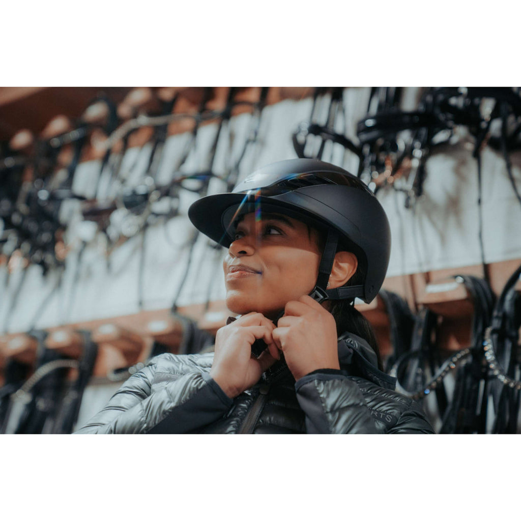 Pikeur Gorra AirLuxe Pure Visera larga Negro
