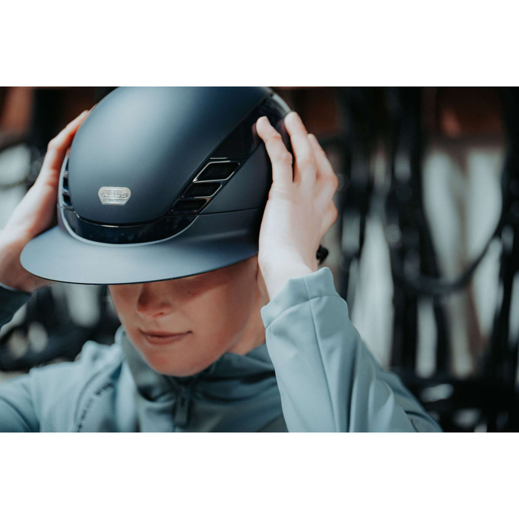 Pikeur Gorra AirLuxe Pure Visera larga Midnight Blue