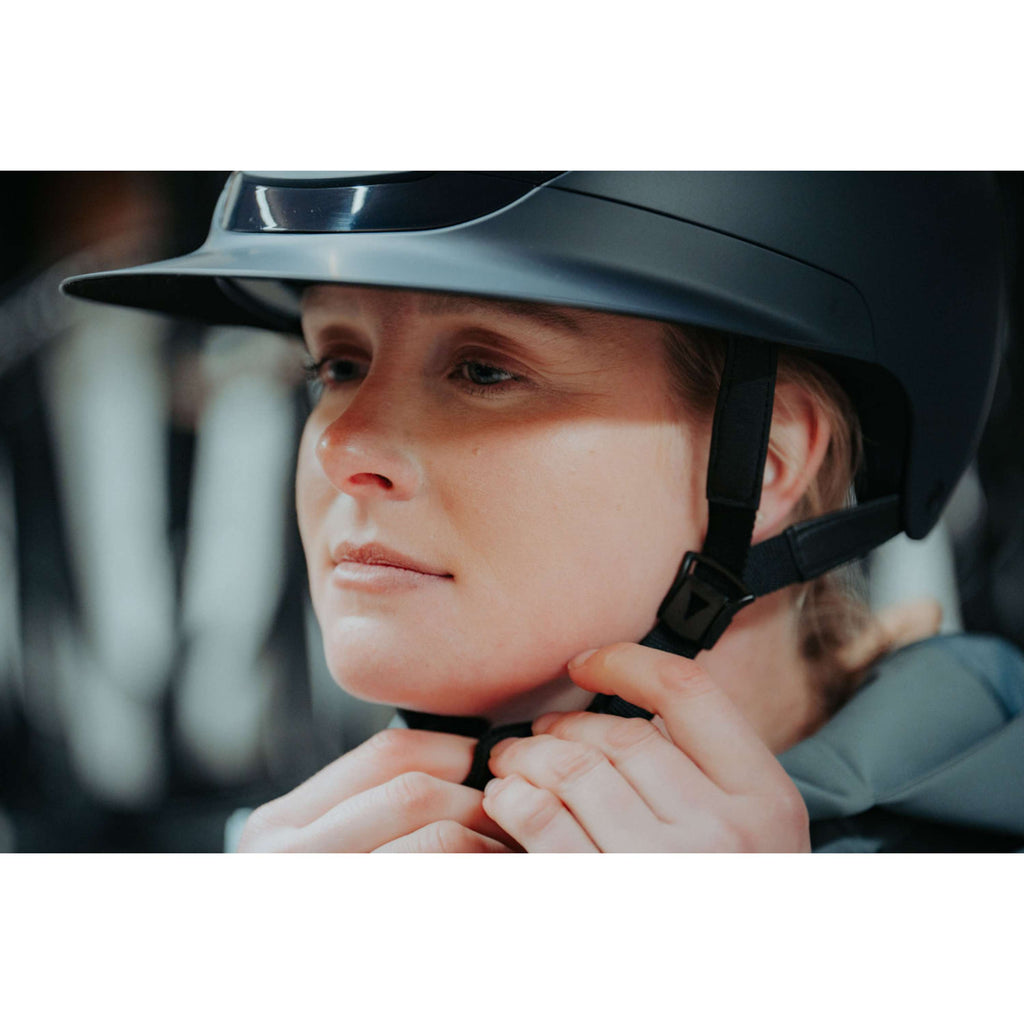 Pikeur Gorra AirLuxe Pure Visera larga Midnight Blue
