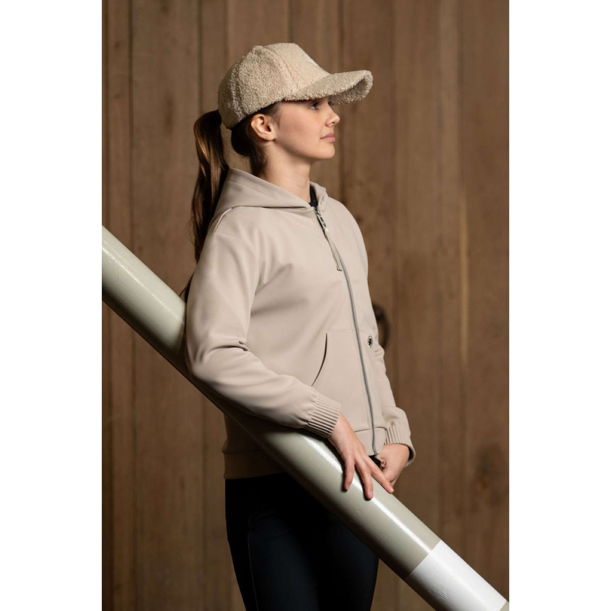 Pikeur Sudadera con capucha y cremallera Athleisure AW25 Almond