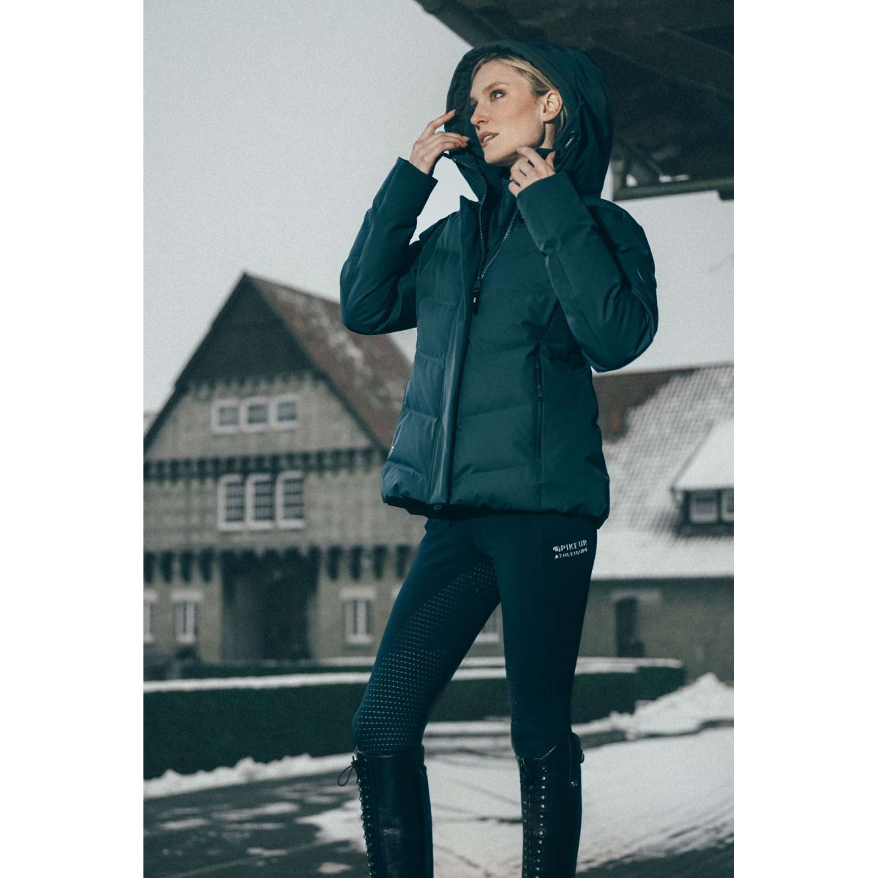 Pikeur Chaqueta Waterproof Athleisure AW26 Pine Green