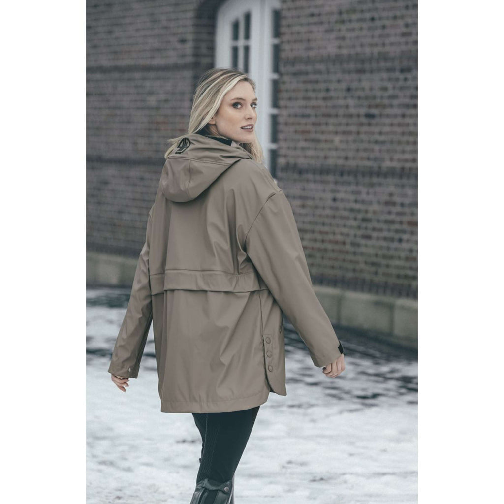 Pikeur Abrigo de lluvia Cape Athleisure AW26 Mocha Cream