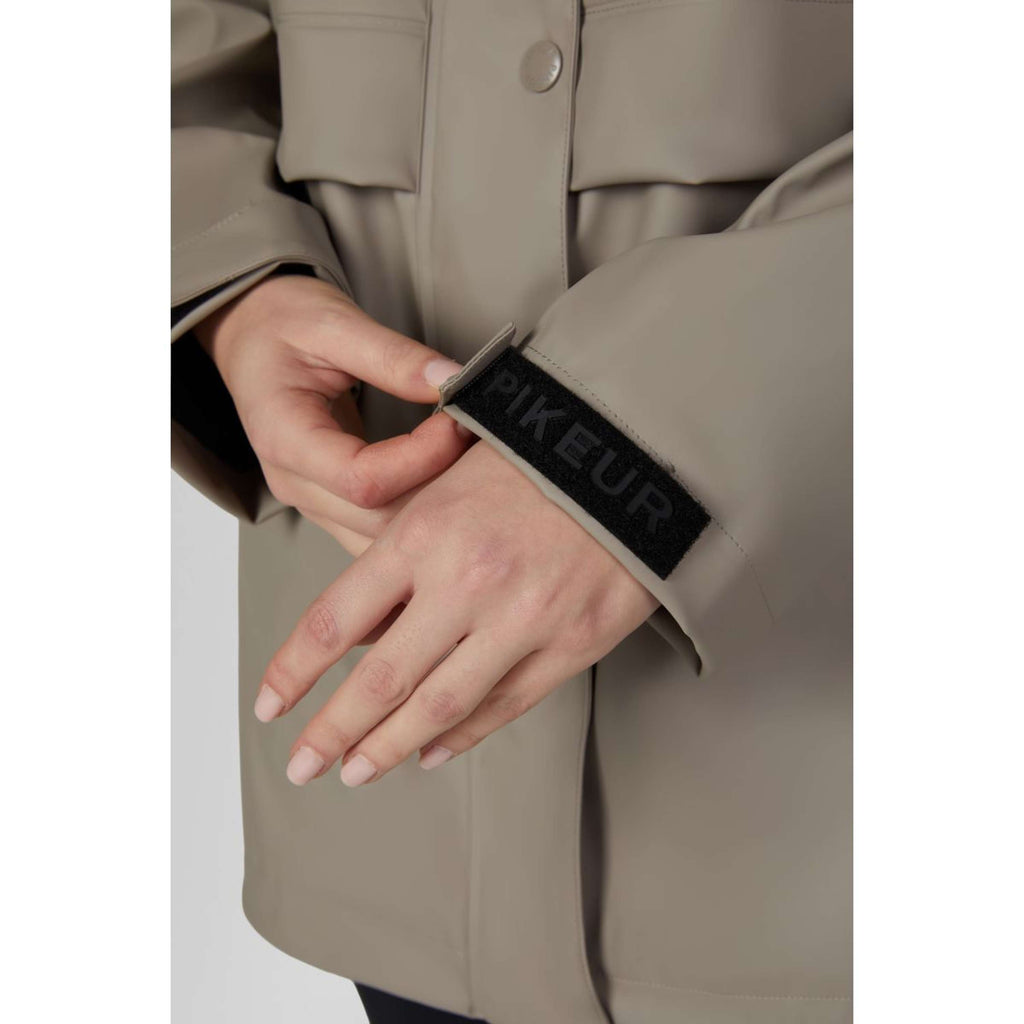 Pikeur Abrigo de lluvia Cape Athleisure AW26 Mocha Cream