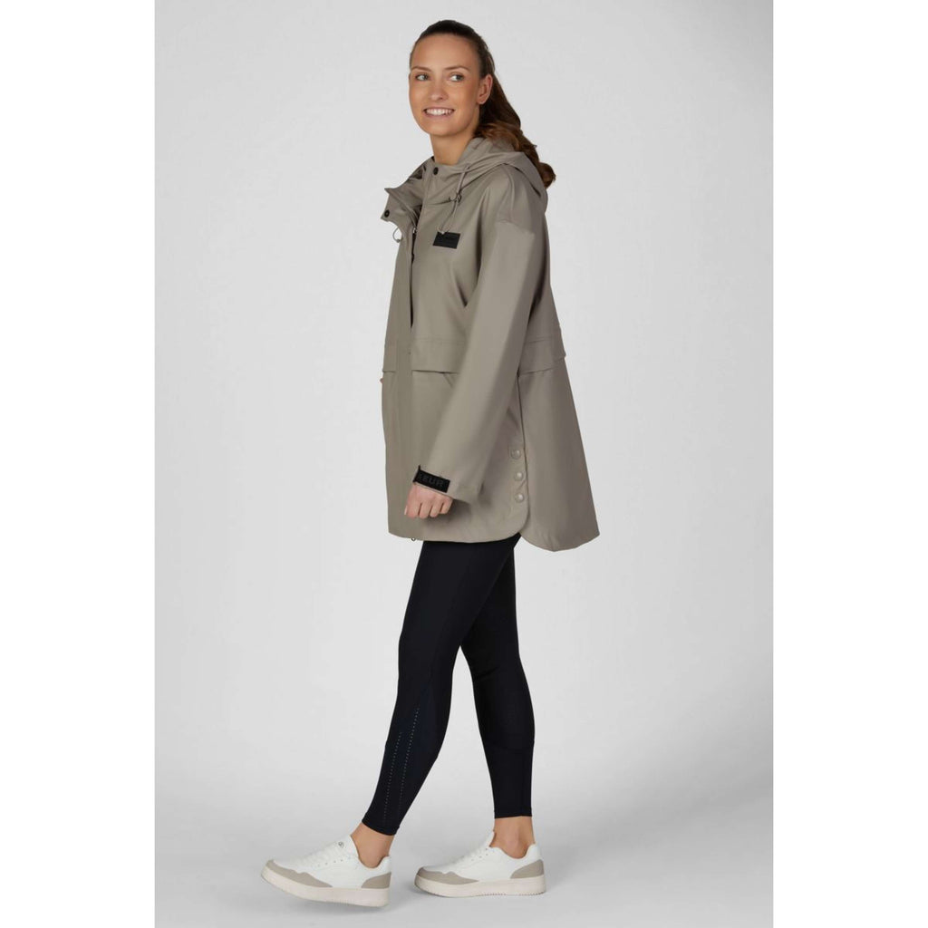 Pikeur Abrigo de lluvia Cape Athleisure AW26 Mocha Cream