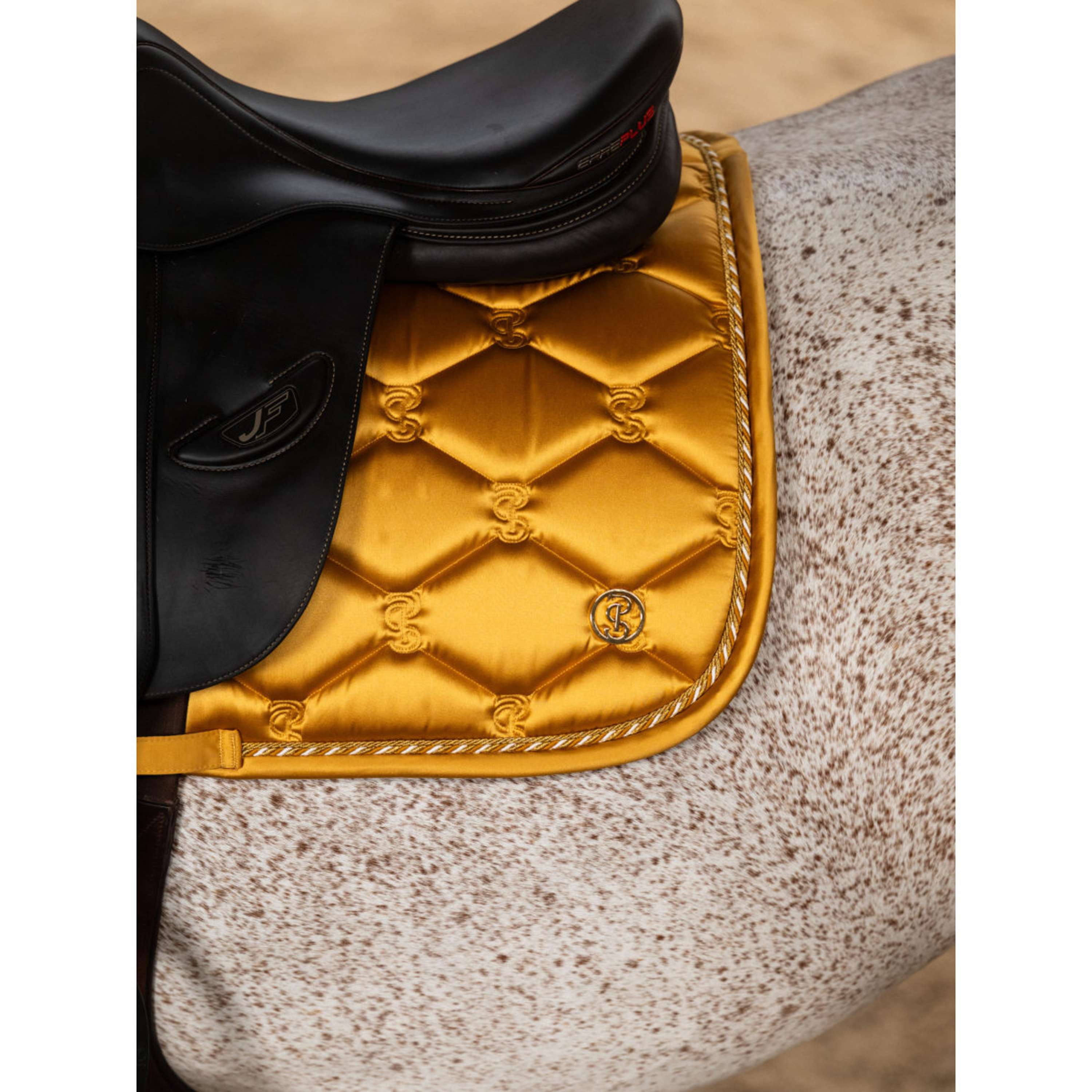 PS of Sweden Mantilla Signature Saltando Old Gold