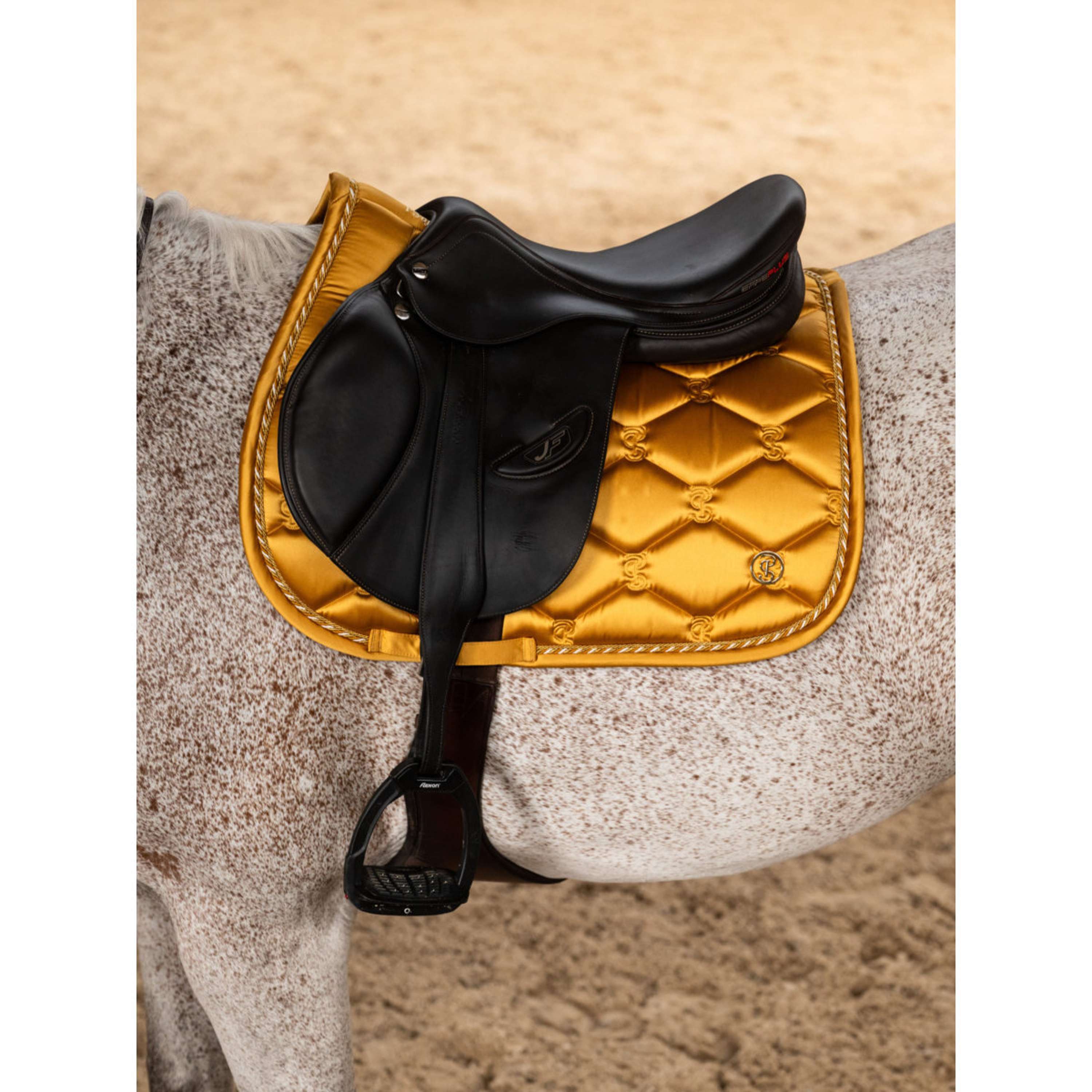 PS of Sweden Mantilla Signature Saltando Old Gold