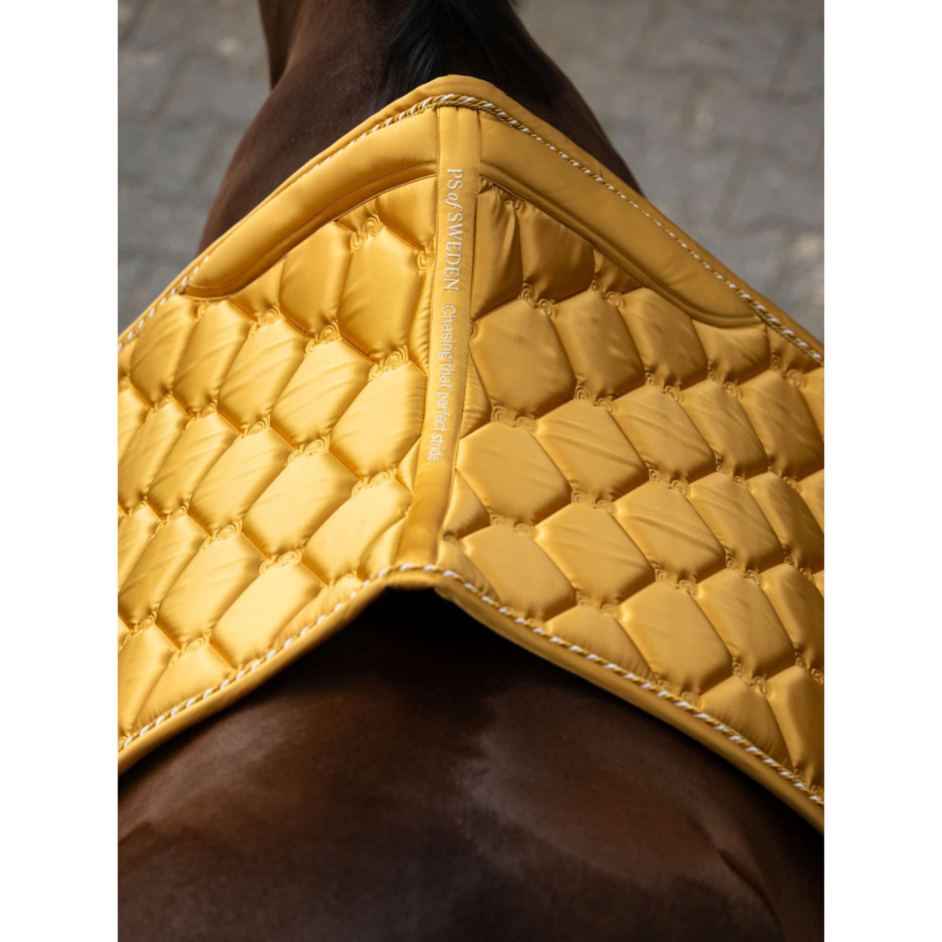 PS of Sweden Mantilla Signature Doma Clásica Old Gold
