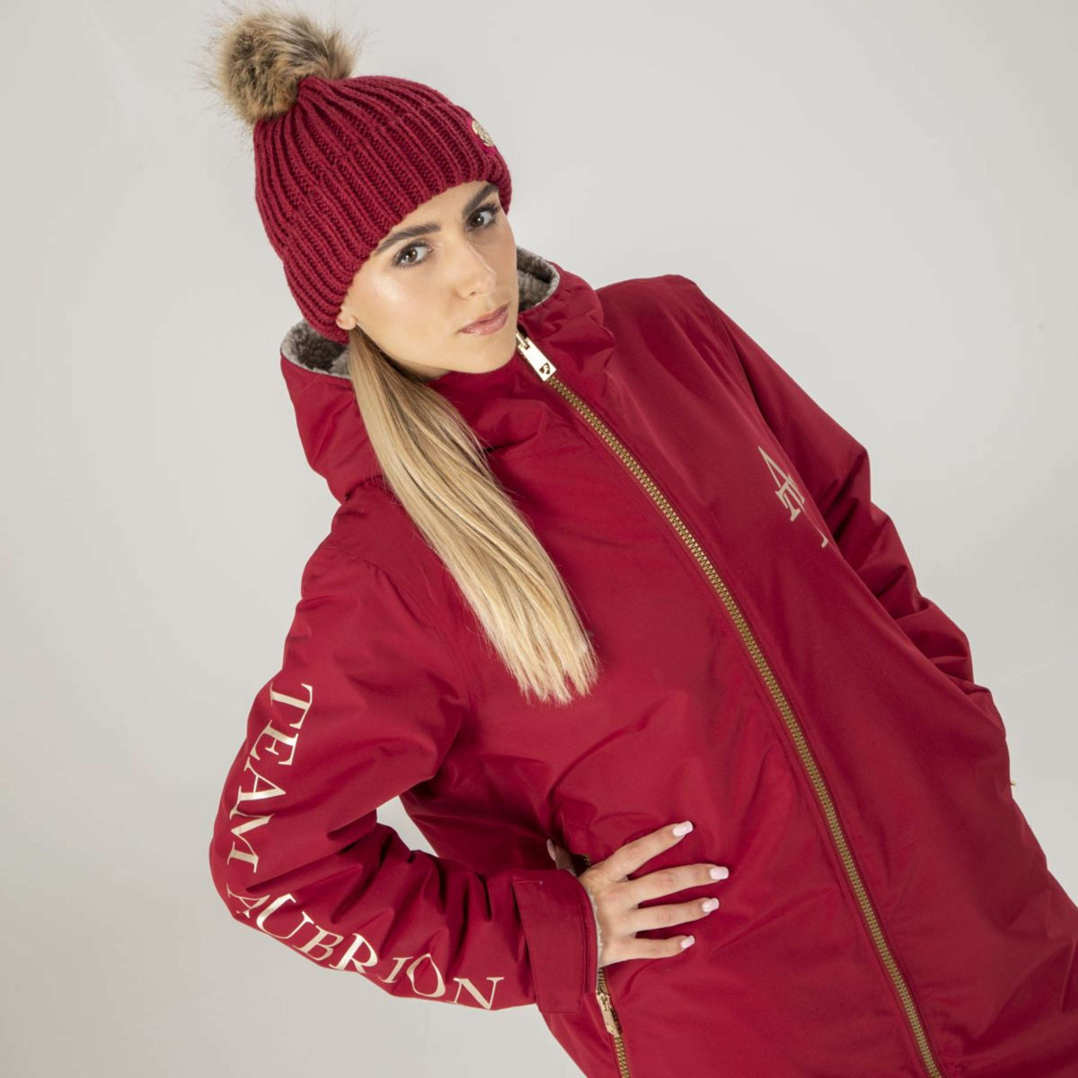Aubrion by Shires Chaqueta Team All Weather Rojo