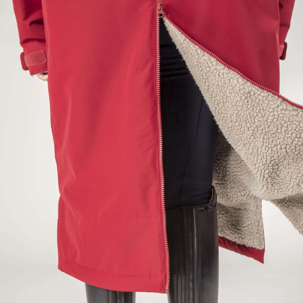 Aubrion by Shires Chaqueta Team All Weather Rojo
