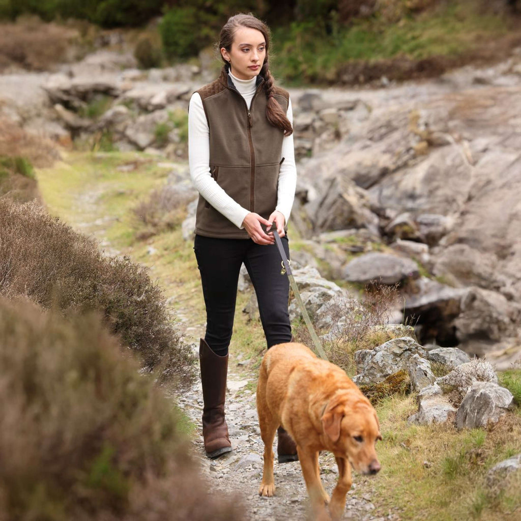 Aubrion by Shires Chaleco Heritage Fleece Oliva oscura