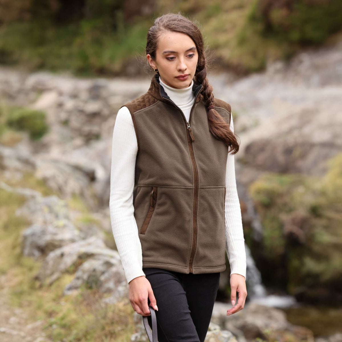 Aubrion by Shires Chaleco Heritage Fleece Oliva oscura