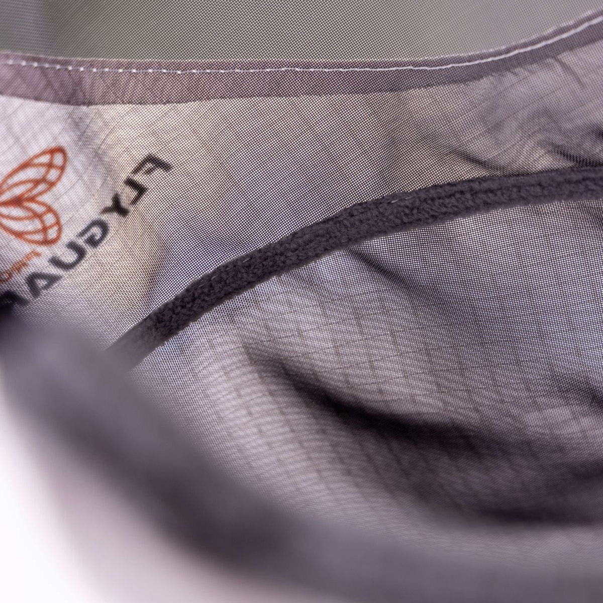 FlyGuard Máscara para Moscas Pro Sun Shade con Orejas y Flecos Blanco