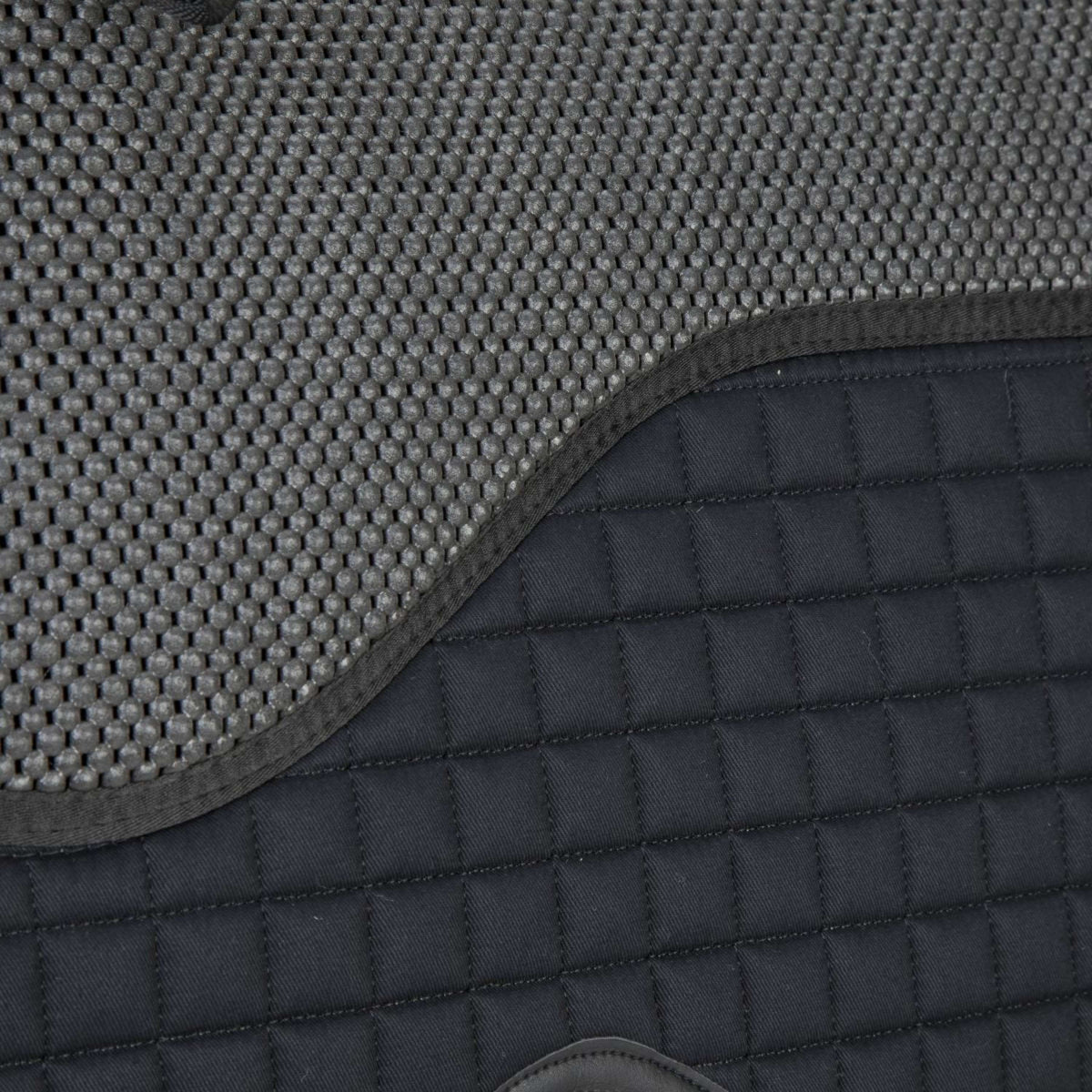 Arma by Shires Mantilla Soft Grip saltando Negro