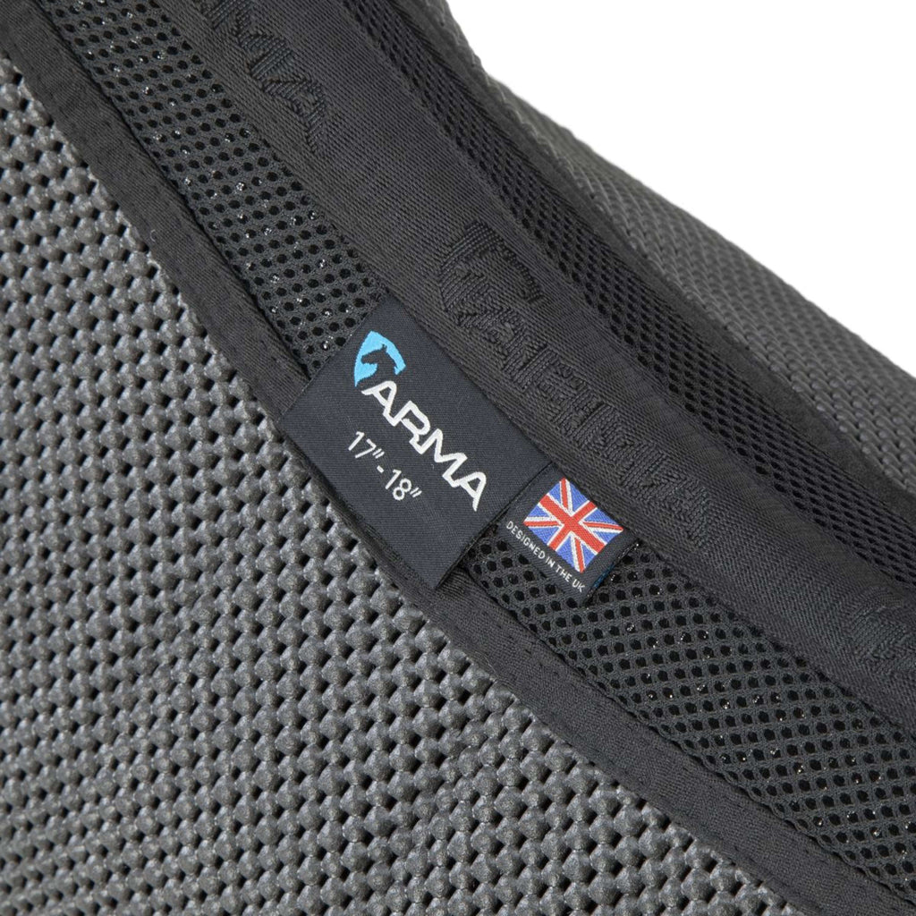 Arma by Shires Mantilla Soft Grip saltando Negro
