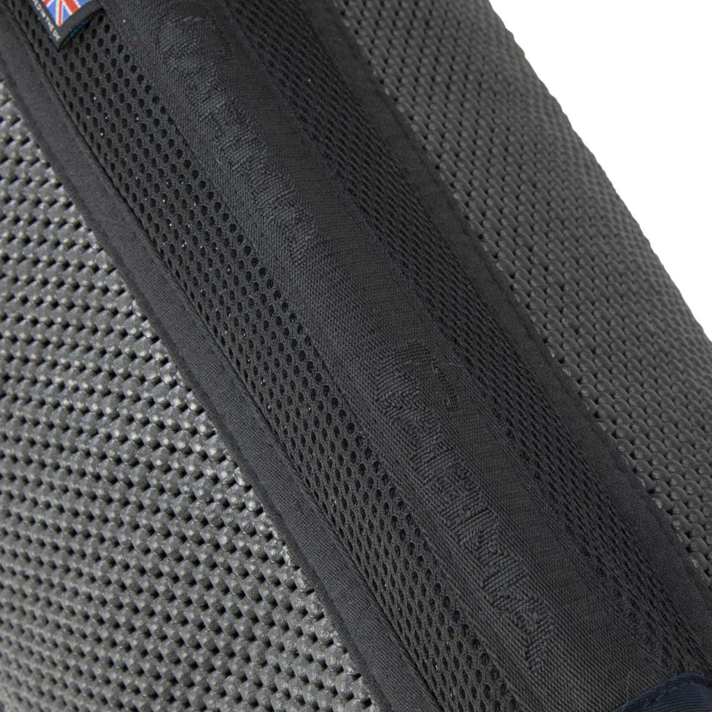 Arma by Shires Mantilla Soft Grip saltando Navy