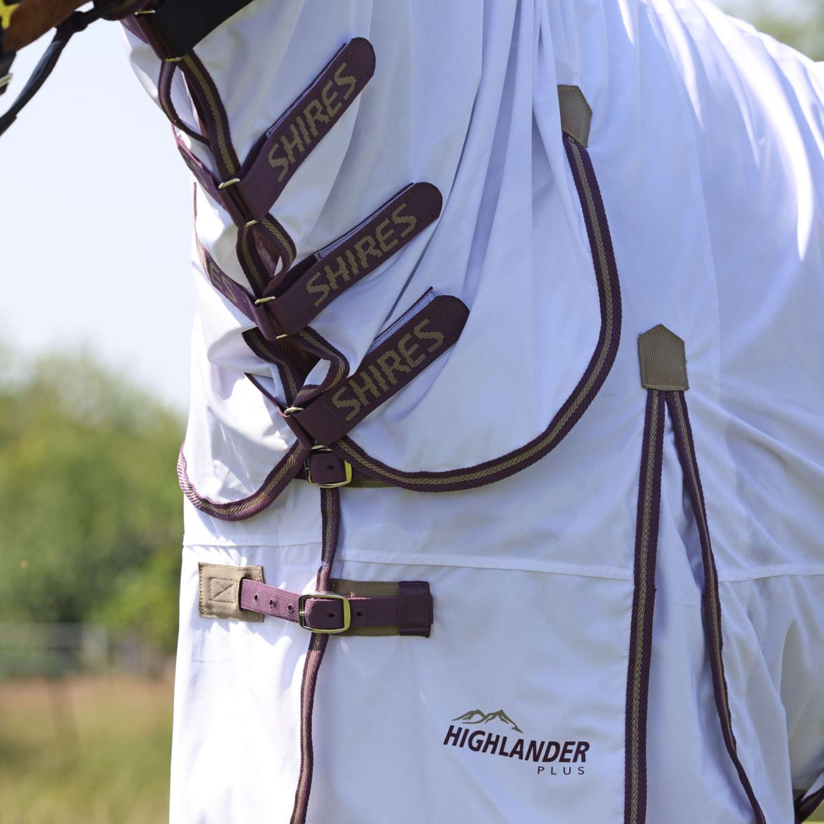 Highlander Plus by Shires Manta Antimoscas Combo Blanco/Black Cherry