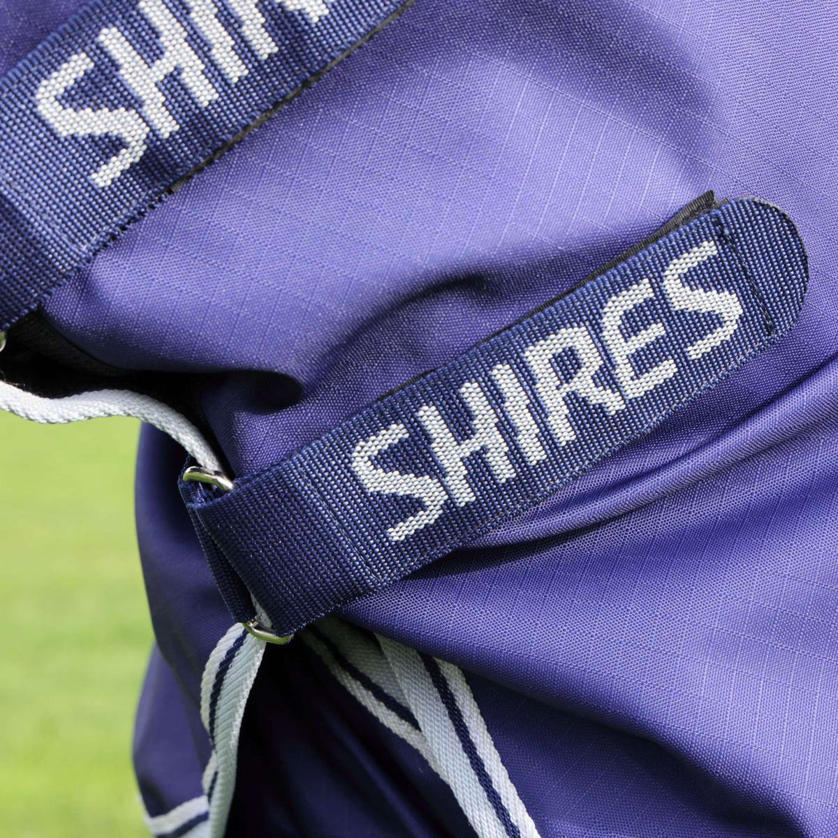 Manta impermeable Shires Original Lite 0g para exteriores con cuello Navy