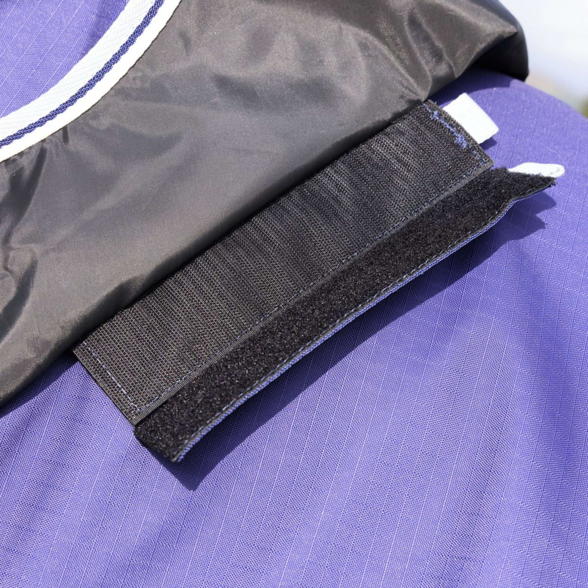 Manta impermeable Shires Original Lite 0g para exteriores con cuello Navy