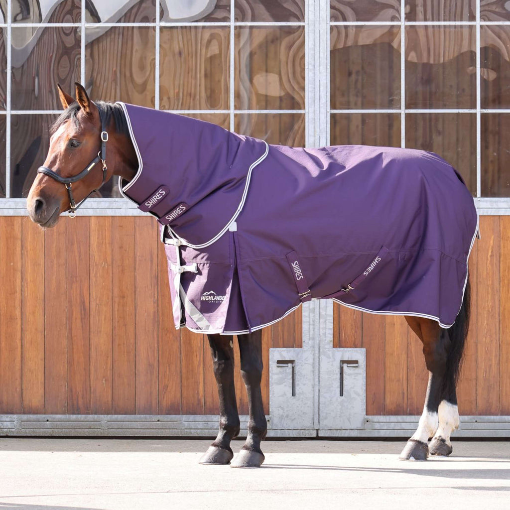 Manta para exteriores Shires Original 100 con cuello Ciruela