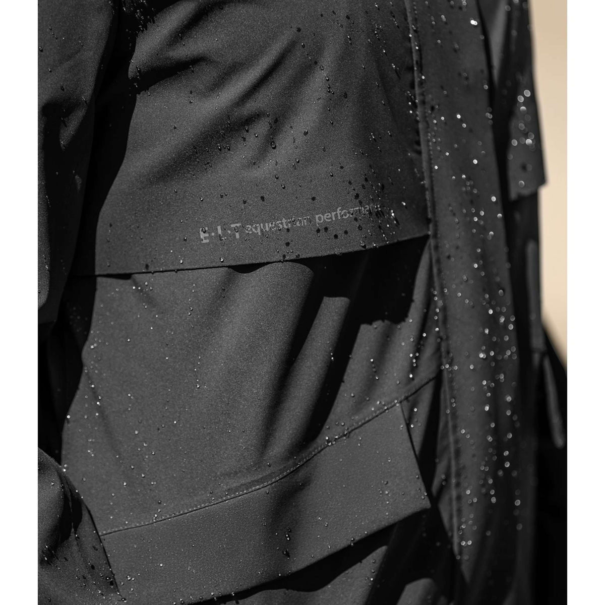 ELT Abrigo de lluvia Performance Negro