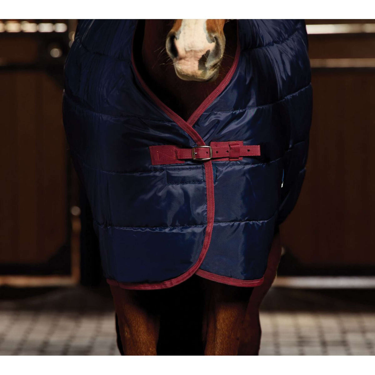 Weatherbeeta Manta de Establo Comfitec 210D Channel Quilt Standard Neck 220g Navy/Burgundy