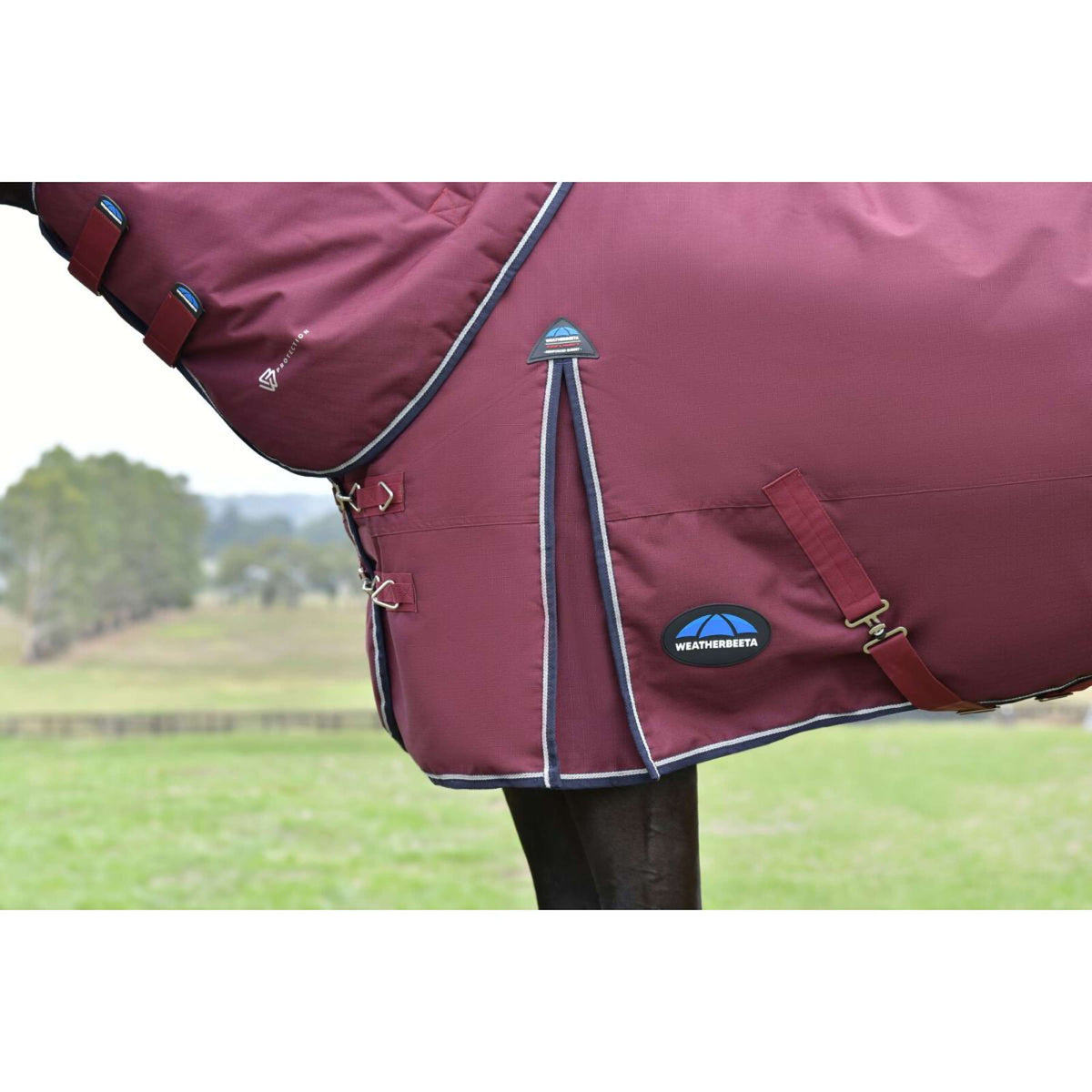 Weatherbeeta Comfitec Essential Turnout Detach-A-Neck 220g Burdeos/Azul Marino