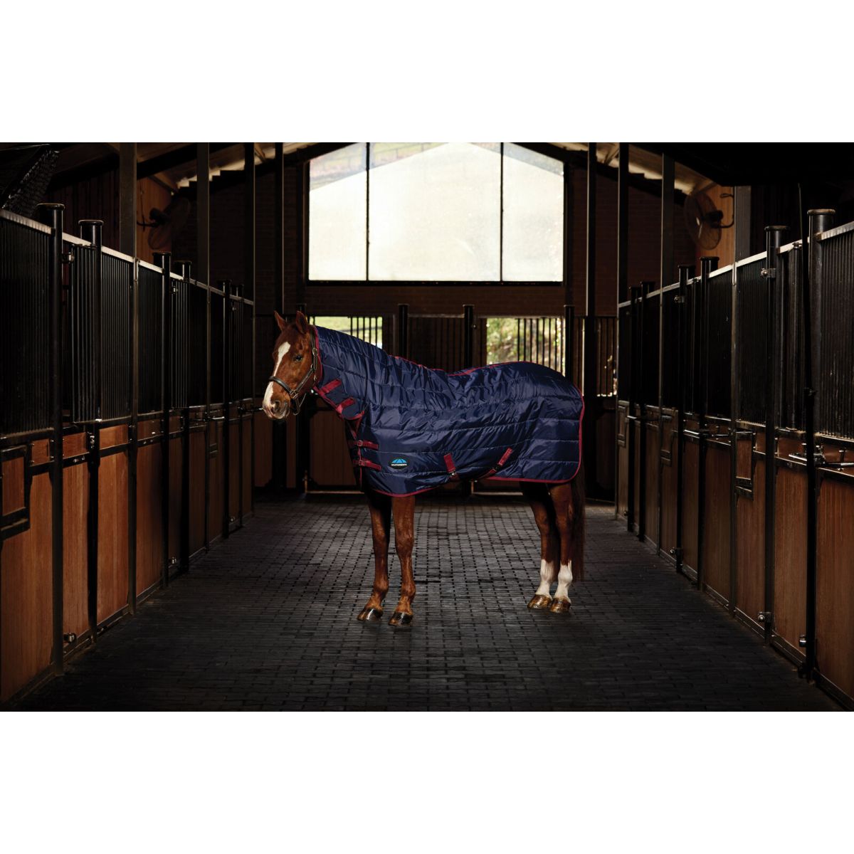 Weatherbeeta Manta de Establo Comfitec 210D Channel Quilt Combo Neck 220g Navy/Burgundy