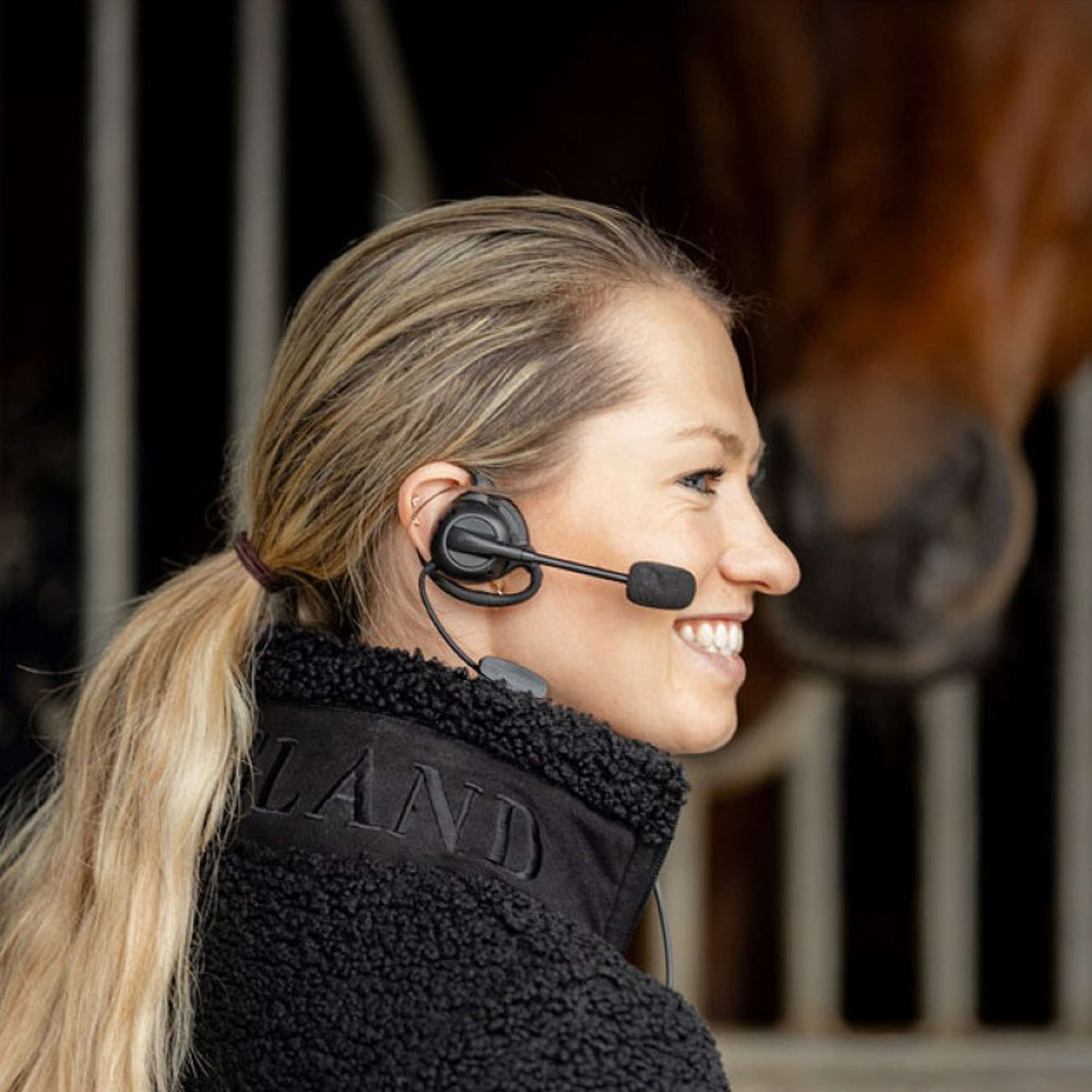 WHIS Headset Competition Negro